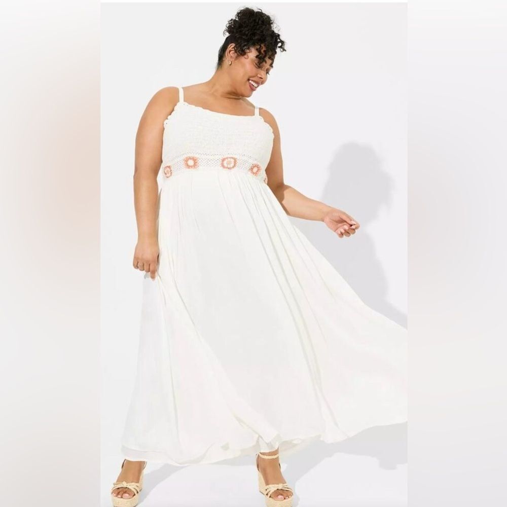 Torrid Maxi Dress White Crochet Detail Gauze Dress Size 2 18/20 EUC pockets